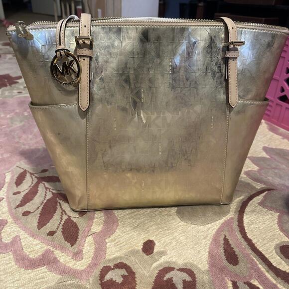 Michael Kors Handbags - MICHAEL KORS JET SET SIGNATURE LOGO PALE GOLD MIRROR METALLIC TOTE BAG NWT!$248